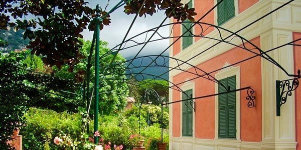 Villa Rosmarino_Camogli_facciata dipinta_Raffaella Stracca_decorazioni e restauri_Corfield Design Concept